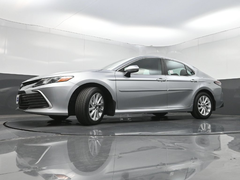 Used 2024 Toyota Camry LE FWD image 25