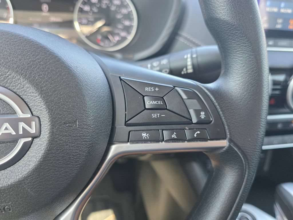 Used 2024 Nissan Sentra SV FWD image 33