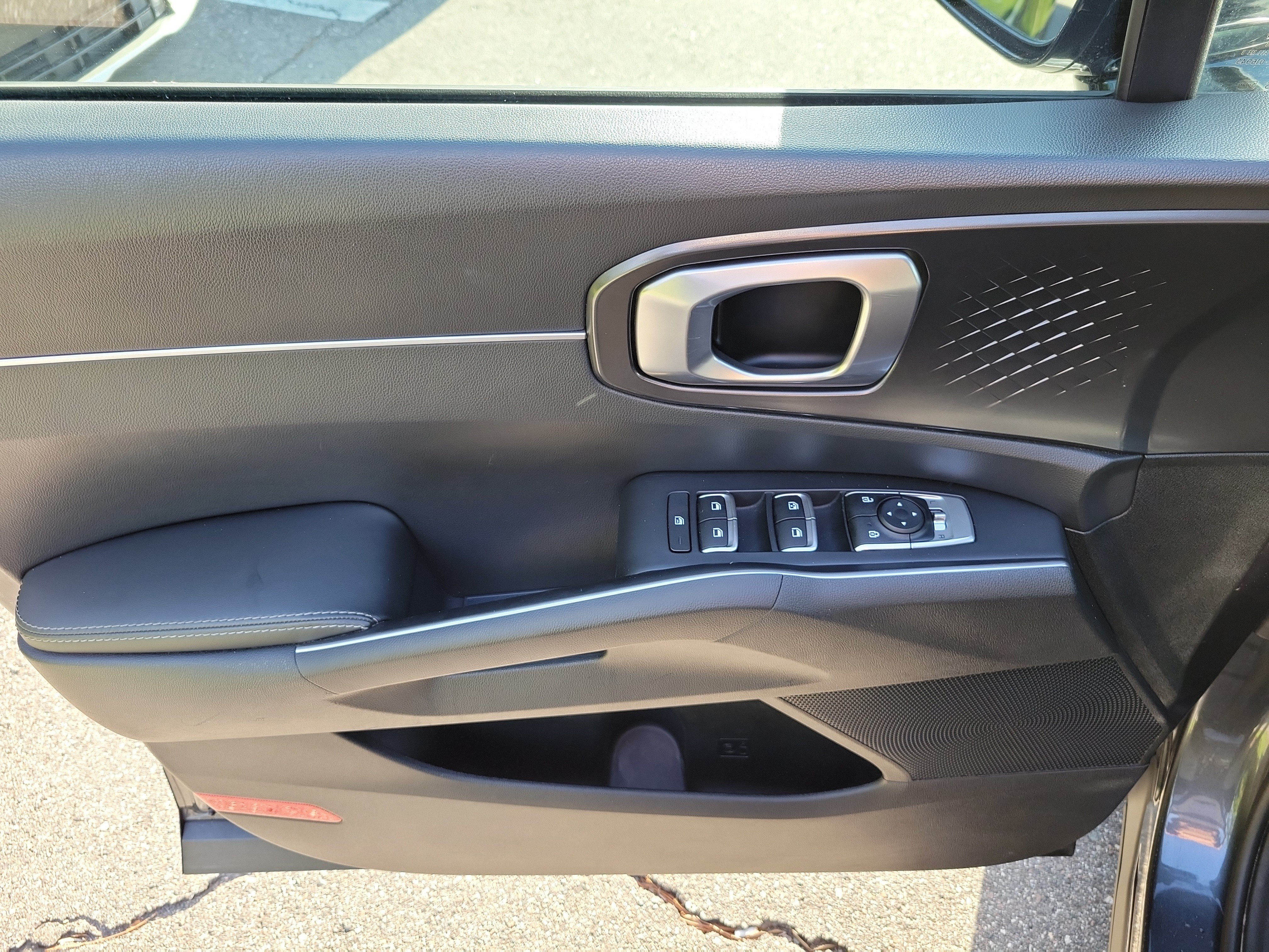 Certified 2022 Kia Sorento LX FWD image 19