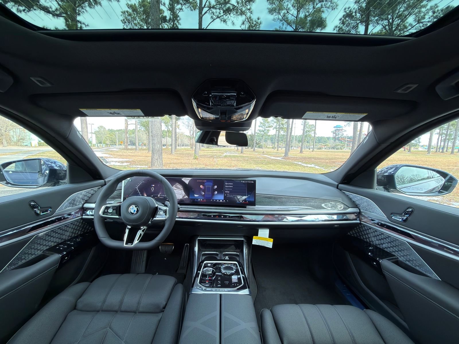 New 2026 BMW 760i xDrive w/ Executive Package image 2