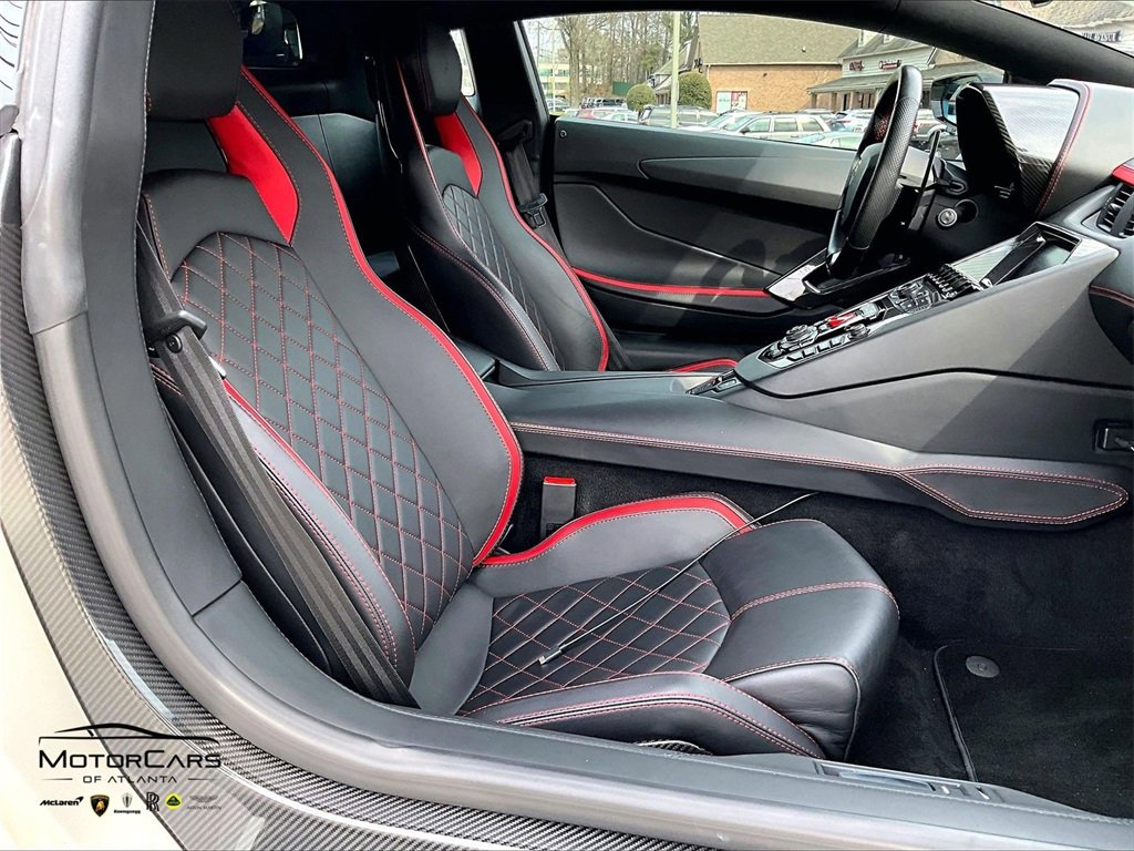 Used 2017 Lamborghini Aventador S image 8