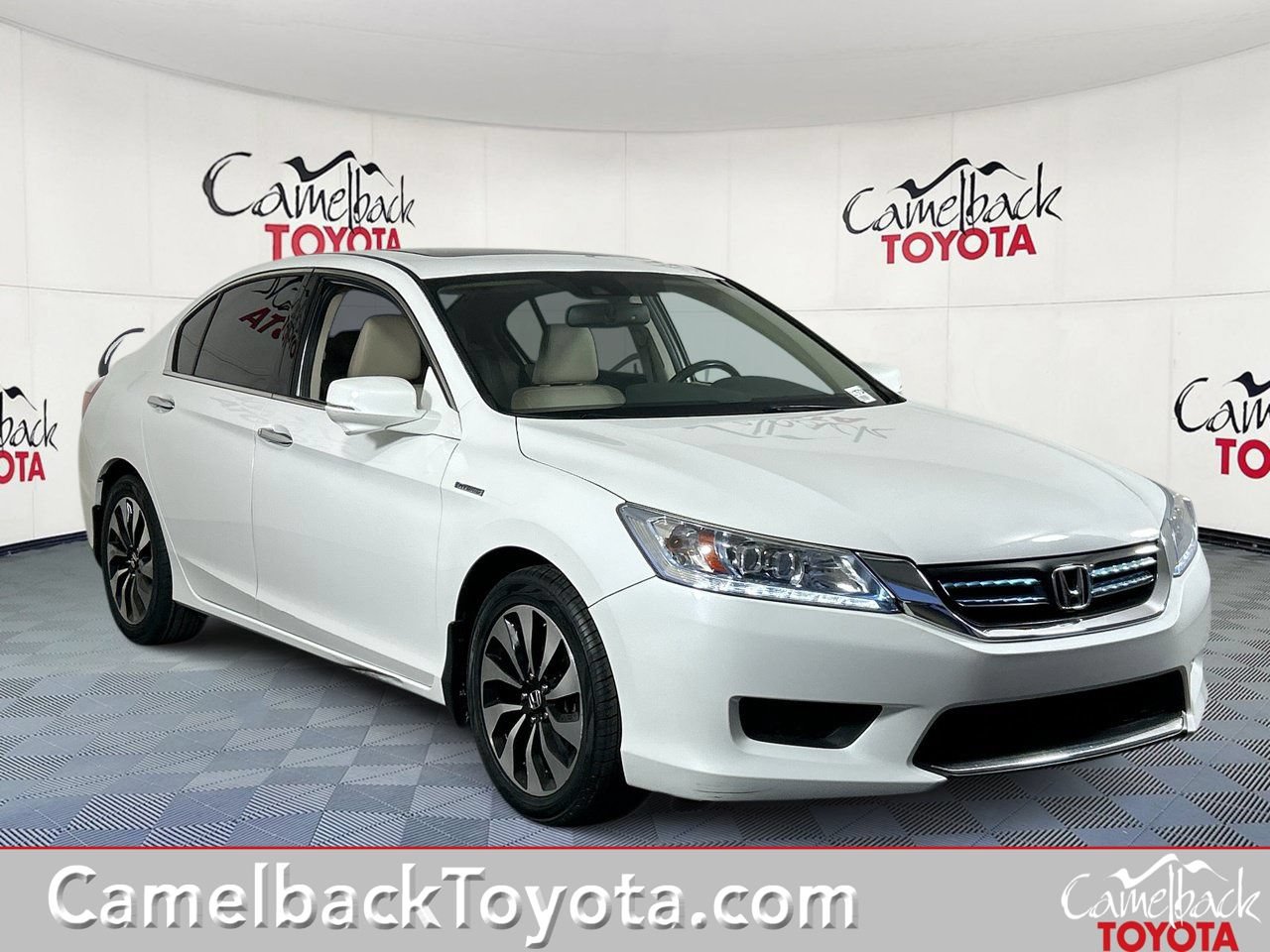 Used 2015 Honda Accord Touring image 1