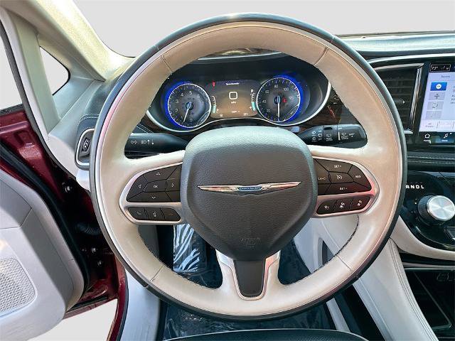 Used 2021 Chrysler Pacifica Limited image 10