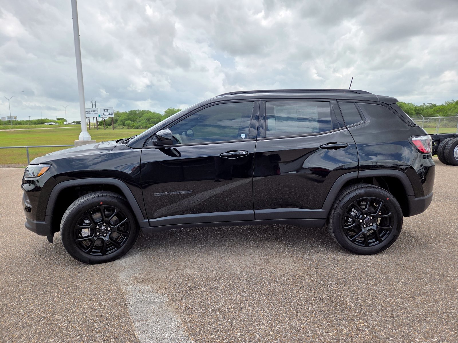 New 2026 Jeep Compass Latitude AWD/4WD image 4