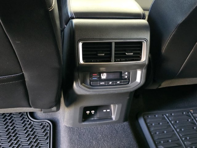 Used 2024 Volkswagen Atlas SE FWD image 11