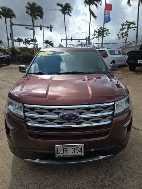 Used 2018 Ford Explorer XLT image 2