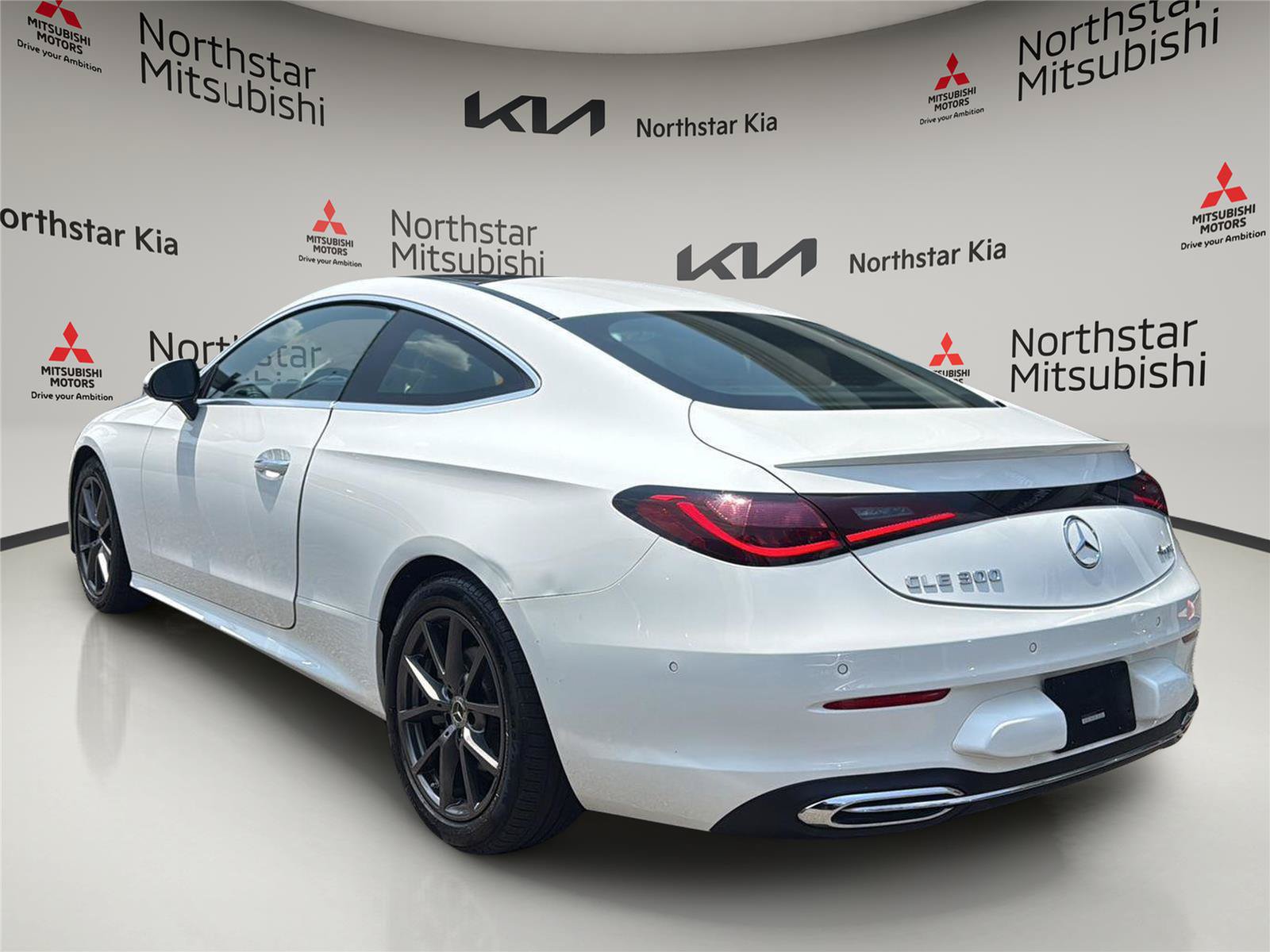 Used 2025 Mercedes-Benz CLE 300 4MATIC Coupe image 3