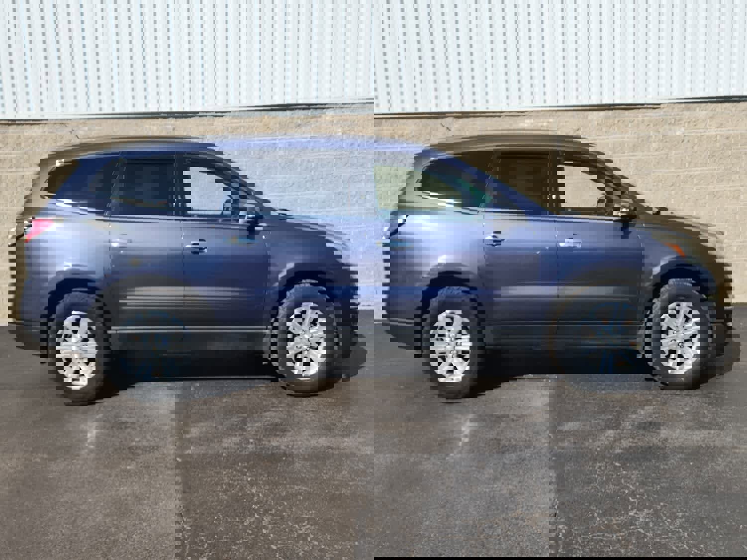 Used 2014 Chevrolet Traverse LT image 1