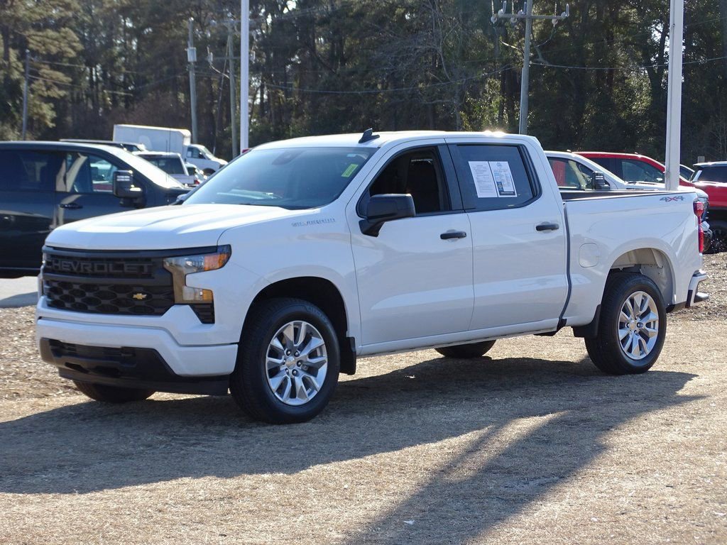 Used 2024 Chevrolet Silverado 1500 Custom image 2