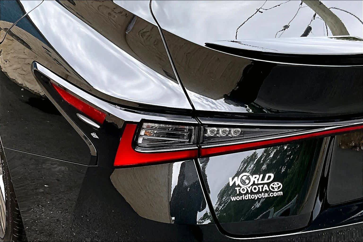 Used 2025 Lexus IS 350 F Sport w/ Accessory Package 2 RWD image 29