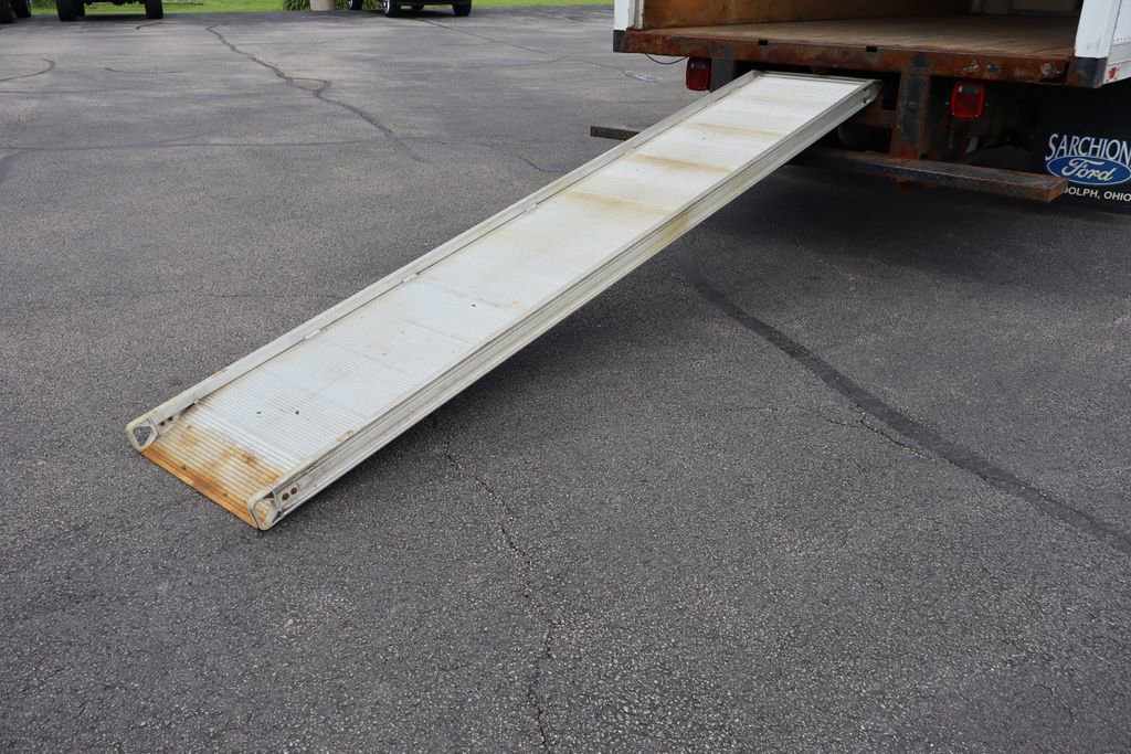 Used 2014 Ford E-450 and Econoline 450 Super Duty w/ Power Windows & Locks Group RWD image 10