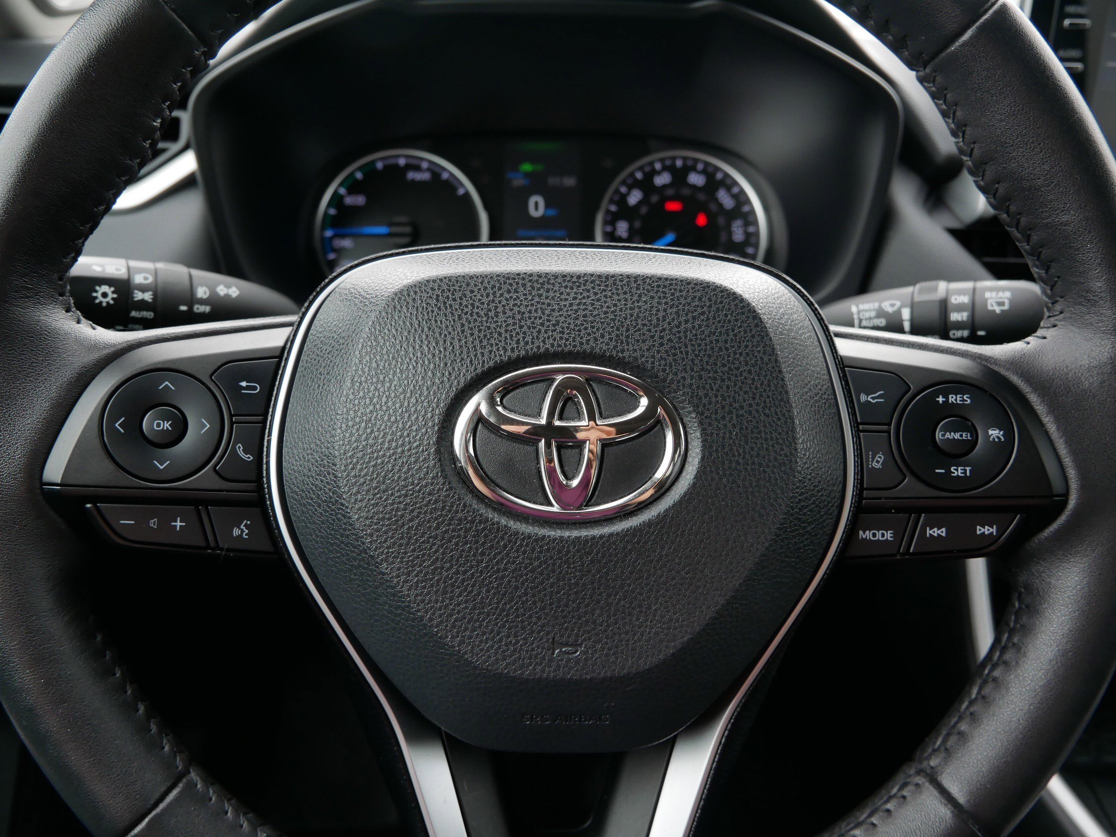 Used 2021 Toyota RAV4 XLE Premium AWD/4WD image 25