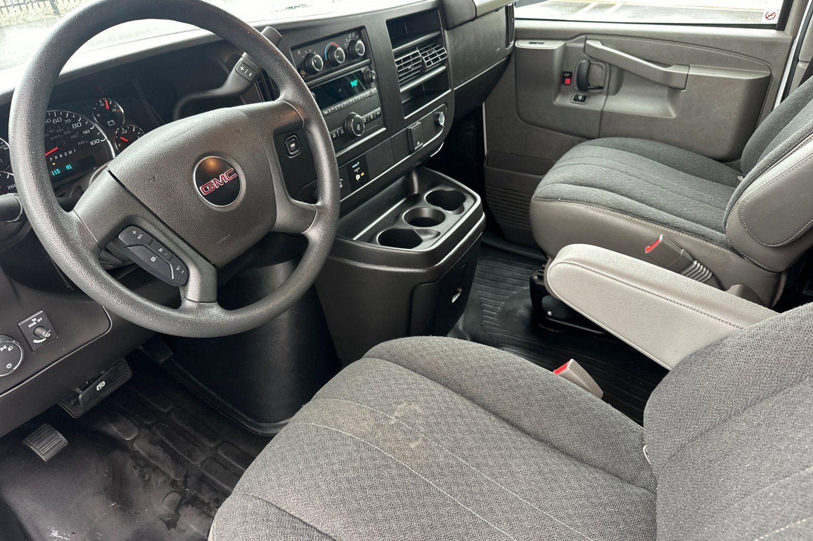 Used 2024 GMC Savana 2500 w/ Driver Convenience Package image 10