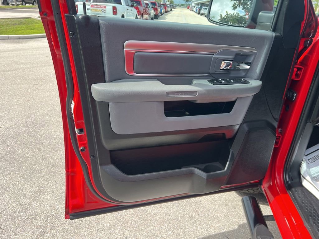 Used 2020 RAM 1500 Classic SLT image 28