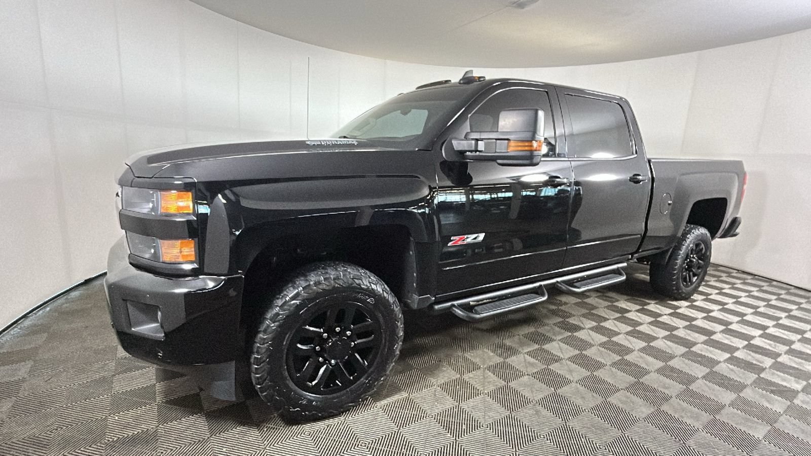 Used 2016 Chevrolet Silverado 2500 LT w/ Midnight Edition AWD/4WD image 8