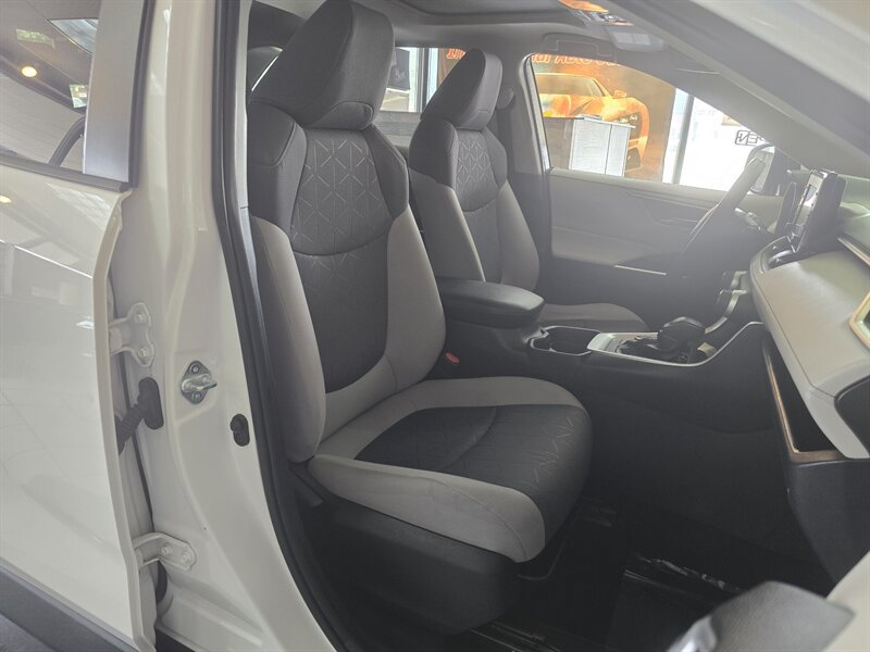 Used 2020 Toyota RAV4 XLE w/ Convenience Package AWD/4WD image 14