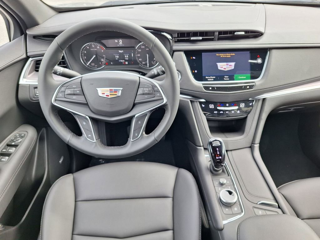 New 2026 Cadillac XT5 Luxury w/ LPO, Floor Liner Package image 9