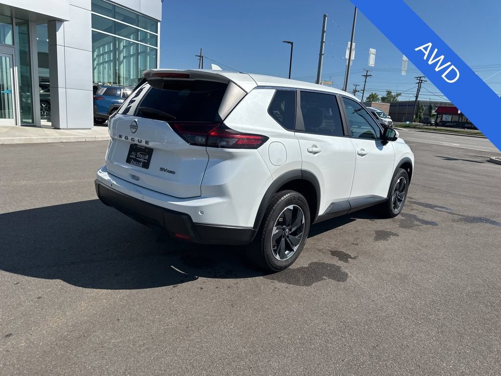 Used 2024 Nissan Rogue SV AWD/4WD image 6