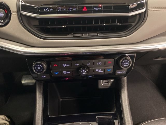 Used 2023 Jeep Compass Limited w/ Sun and Sound Group AWD/4WD image 13