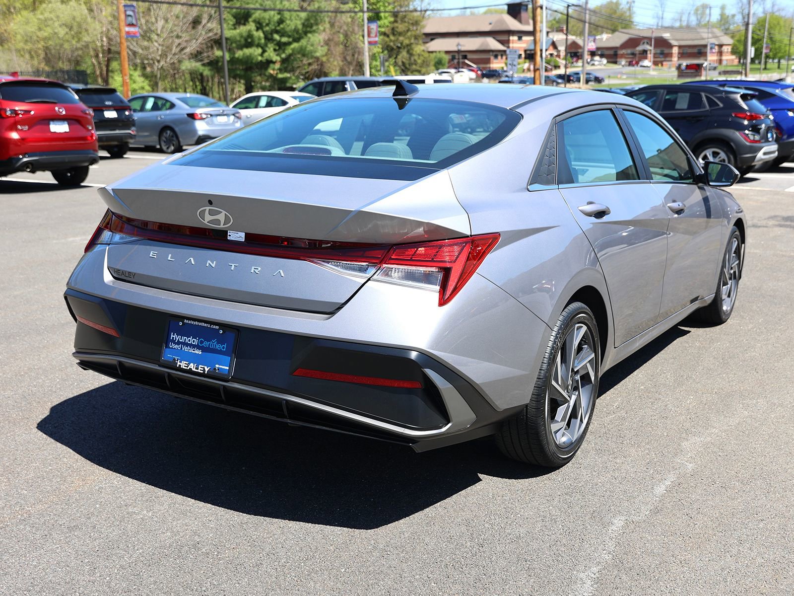 Used 2025 Hyundai Elantra SEL FWD image 7