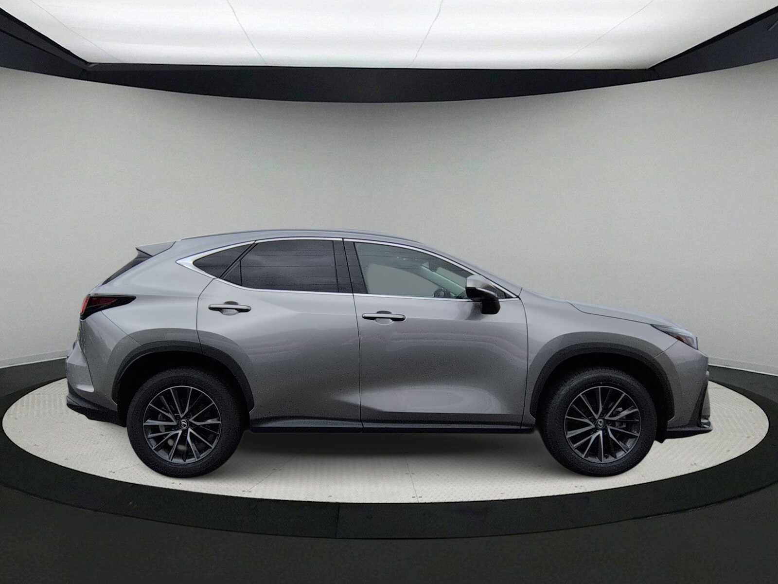 Used 2024 Lexus NX 350h AWD image 9