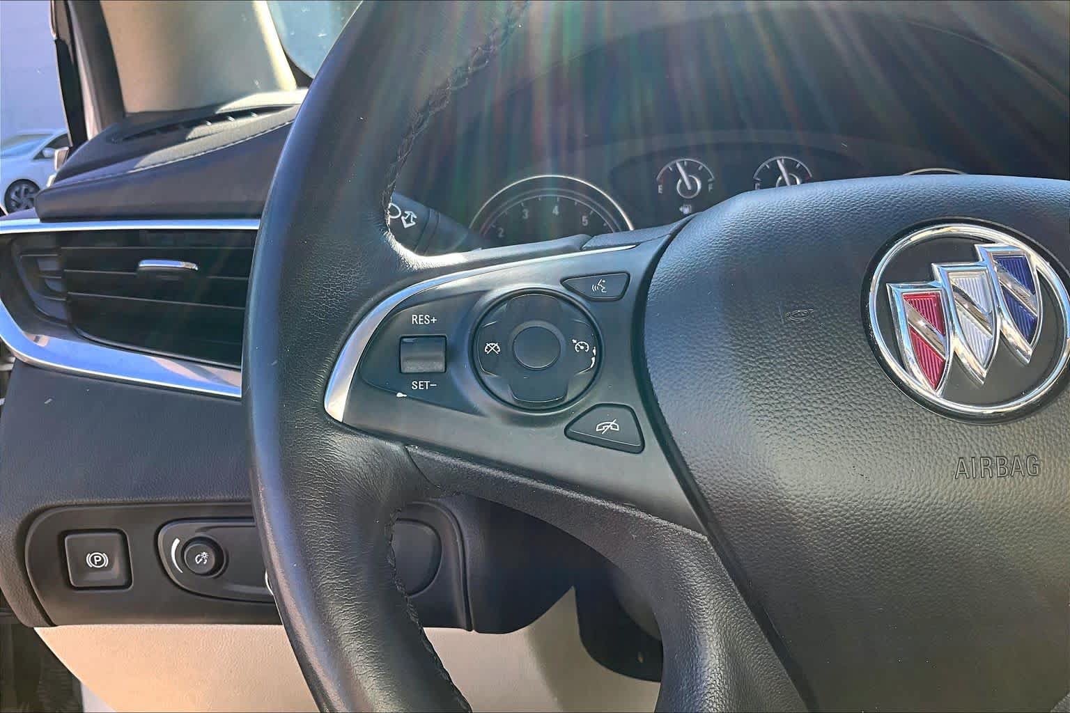 Used 2020 Buick Enclave Essence FWD image 21