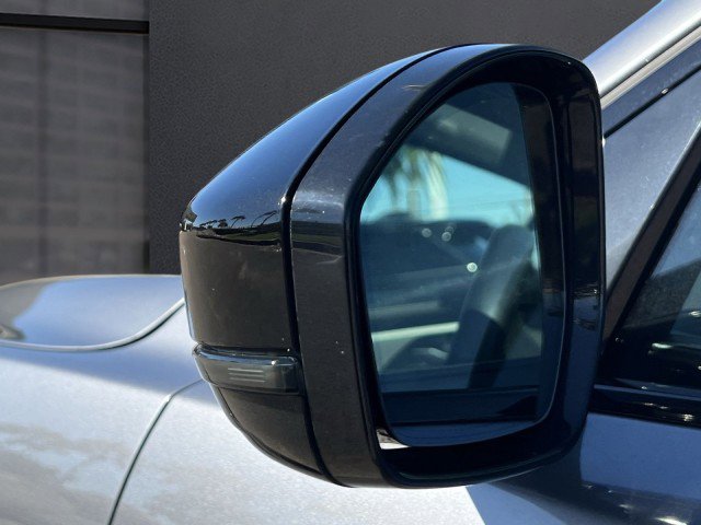 Used 2024 Jaguar F-PACE R-Dynamic S image 11