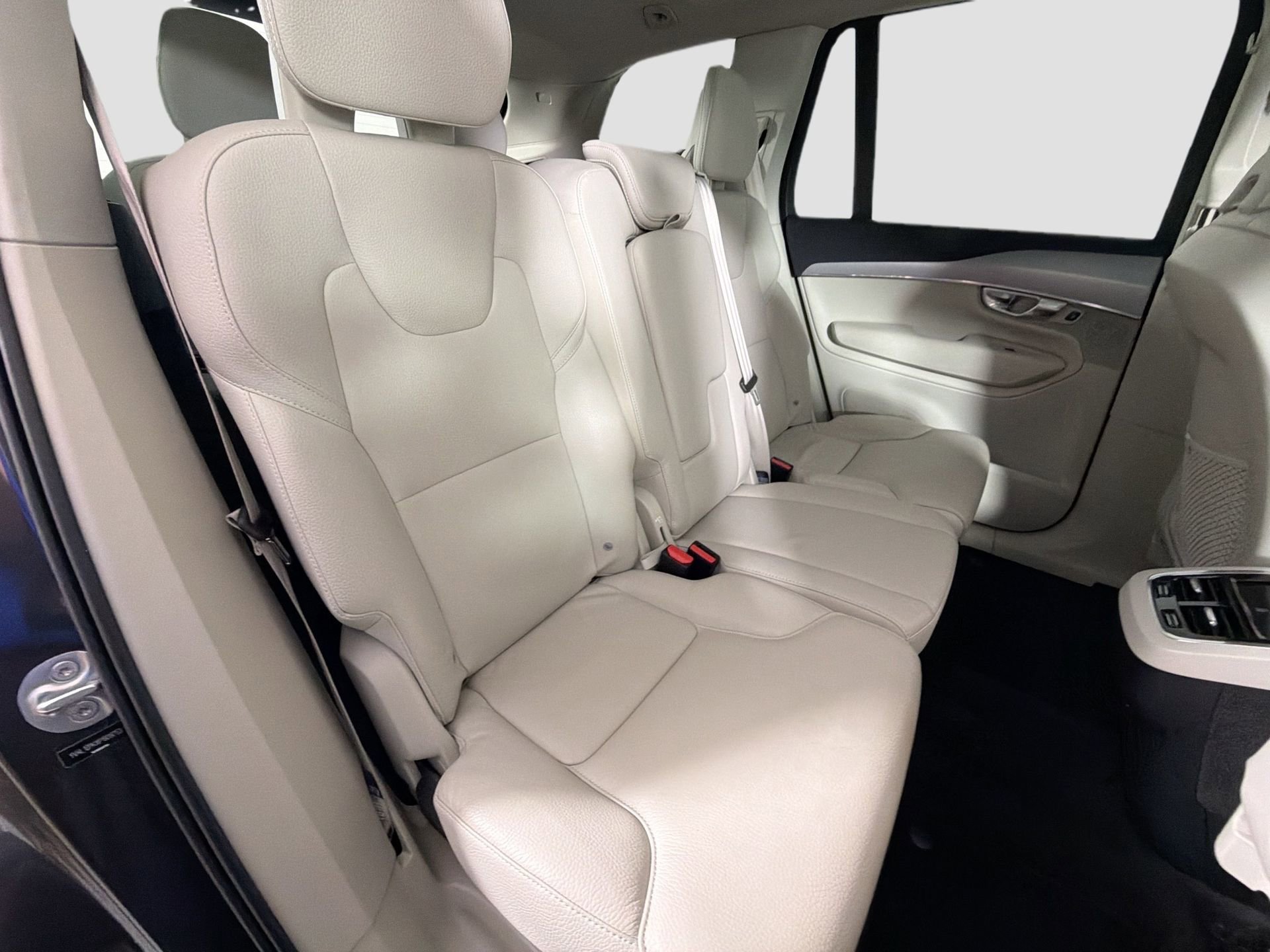 Certified 2023 Volvo XC90 B5 Core image 29