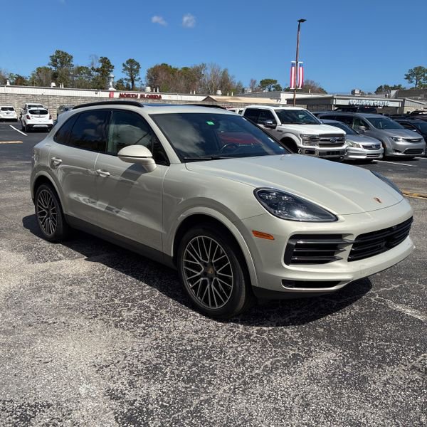 Used 2022 Porsche Cayenne Platinum Edition image 1