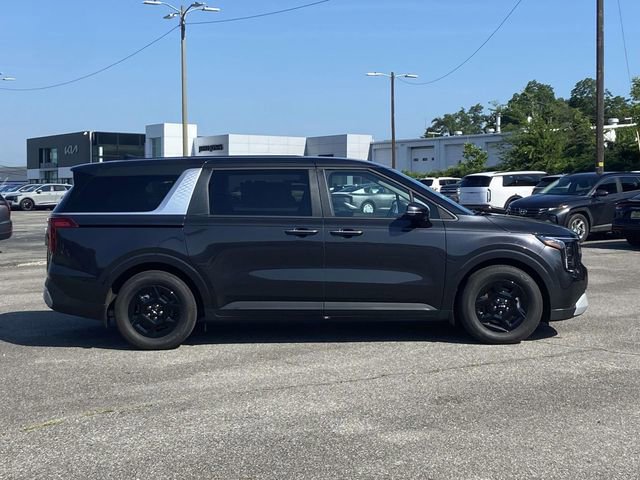New 2025 Kia Carnival FWD image 2