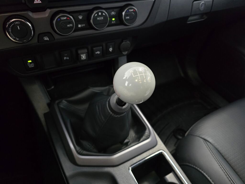 Used 2023 Toyota Tacoma TRD Off-Road w/ TRD Premium Off Road Package image 34