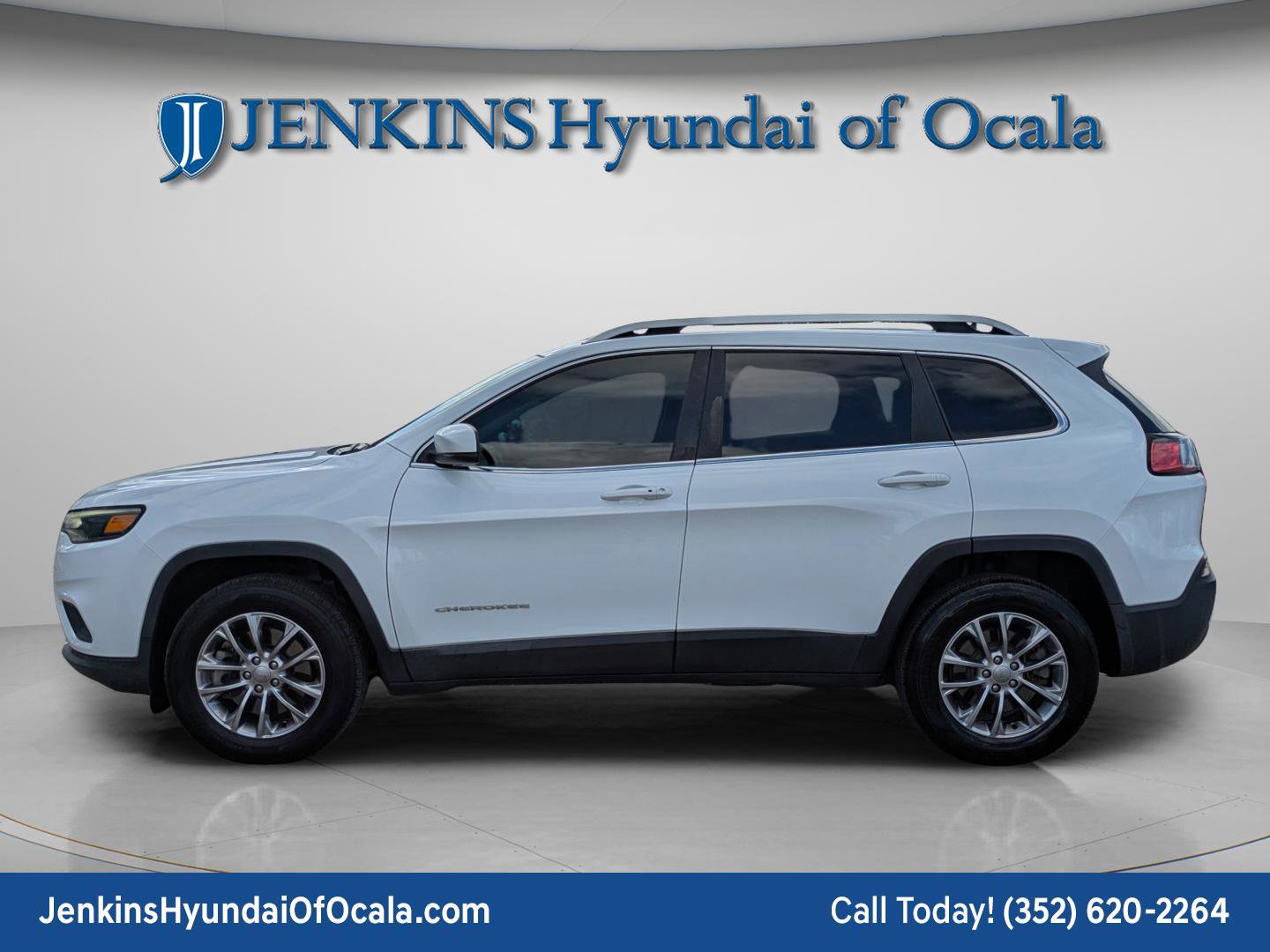 Used 2019 Jeep Cherokee Latitude Plus w/ Comfort/Convenience Group image 7