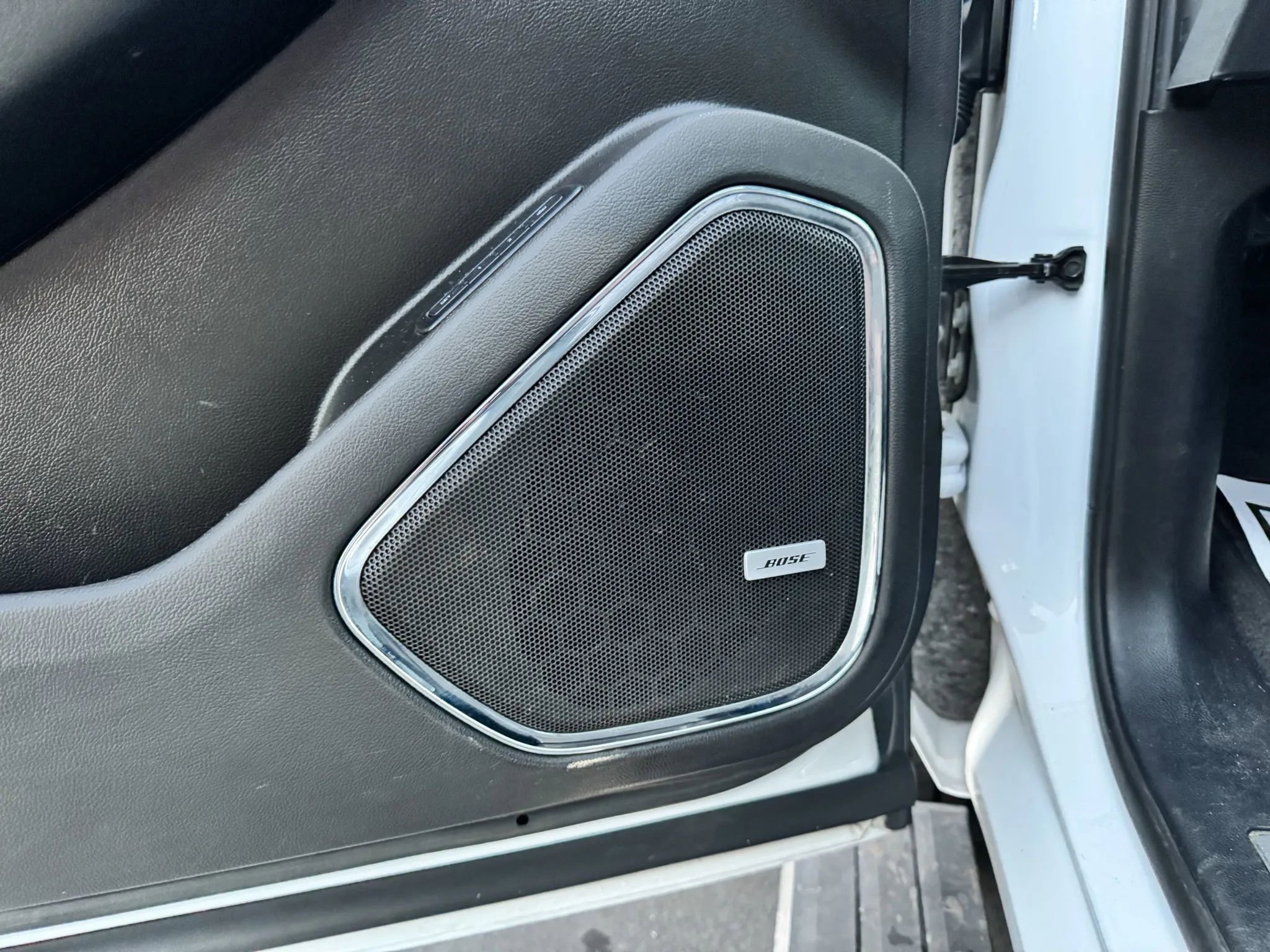 Used 2020 Chevrolet Suburban Premier w/ Premier Plus Edition image 14