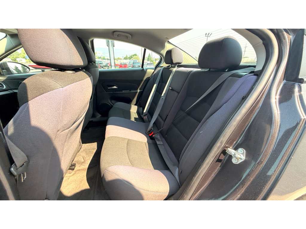 Used 2015 Chevrolet Cruze LT FWD image 19