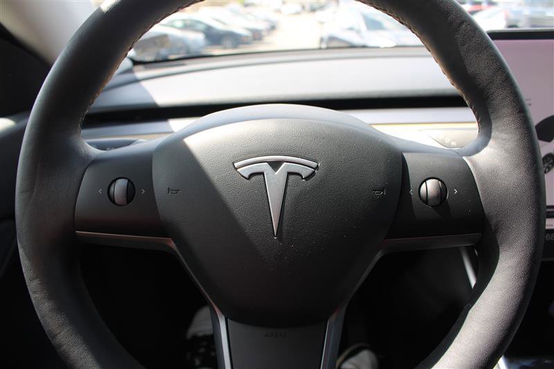 Used 2021 Tesla Model Y Long Range image 16