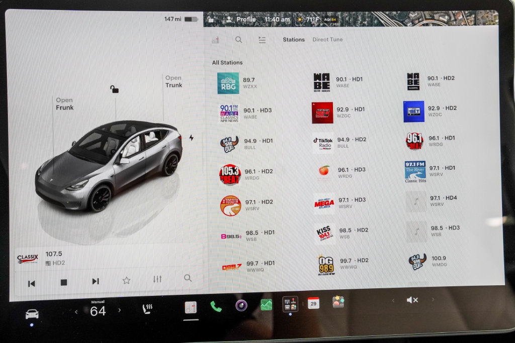 Used 2025 Tesla Model Y Performance AWD/4WD image 29