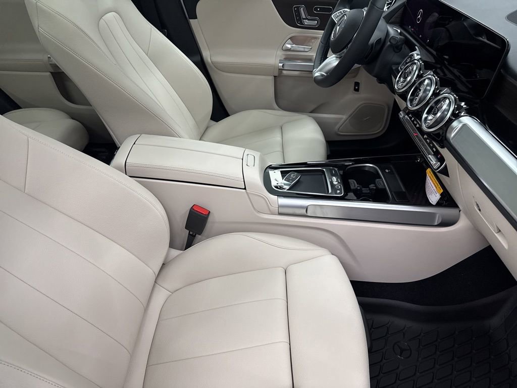 Used 2026 Mercedes-Benz GLB 250 image 30