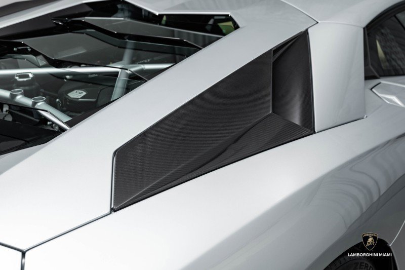 Used 2018 Lamborghini Aventador S image 41