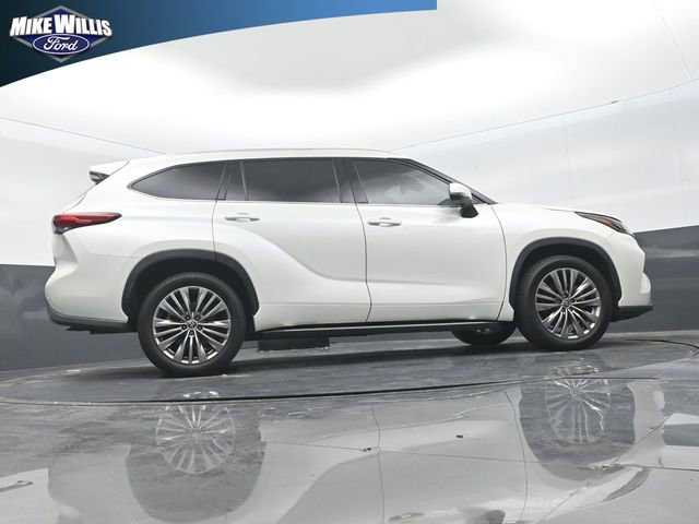 Used 2020 Toyota Highlander Platinum FWD image 24
