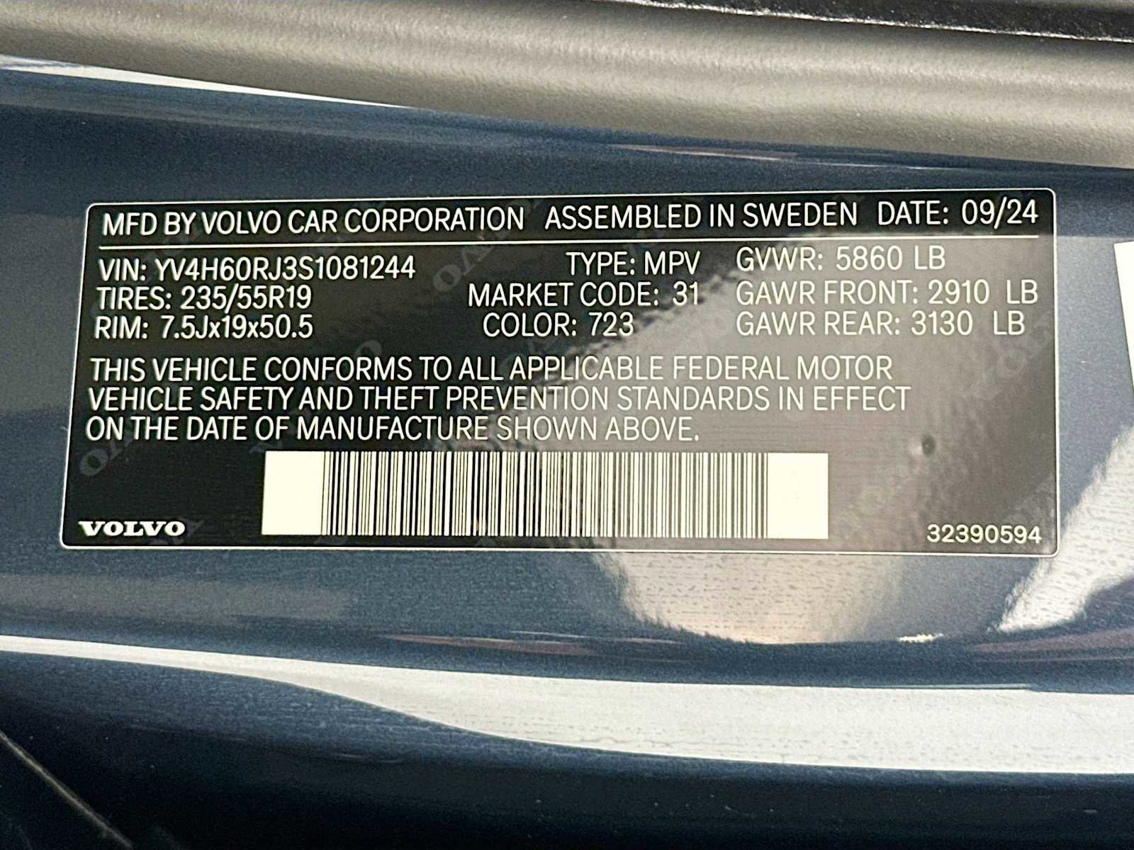 Used 2025 Volvo XC60 T8 Core image 27