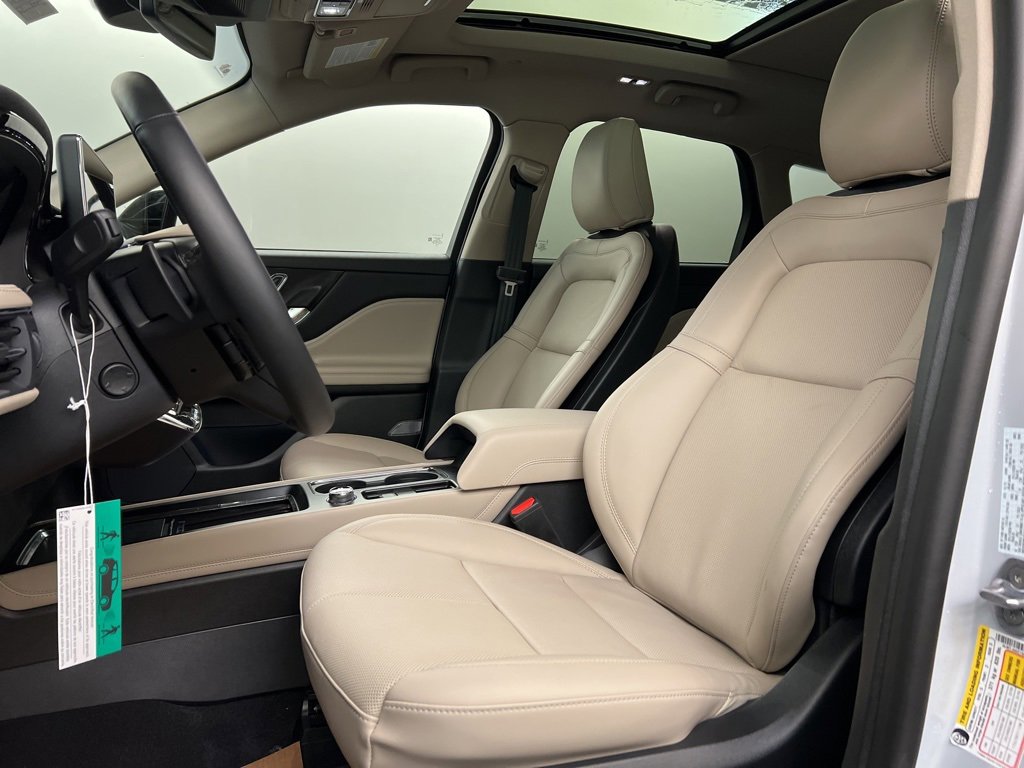 Used 2025 Lincoln Corsair Grand Touring w/ Equipment Group 302A image 26