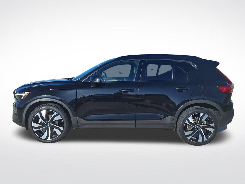 Certified 2023 Volvo XC40 B5 Plus w/ Climate Package AWD/4WD image 5