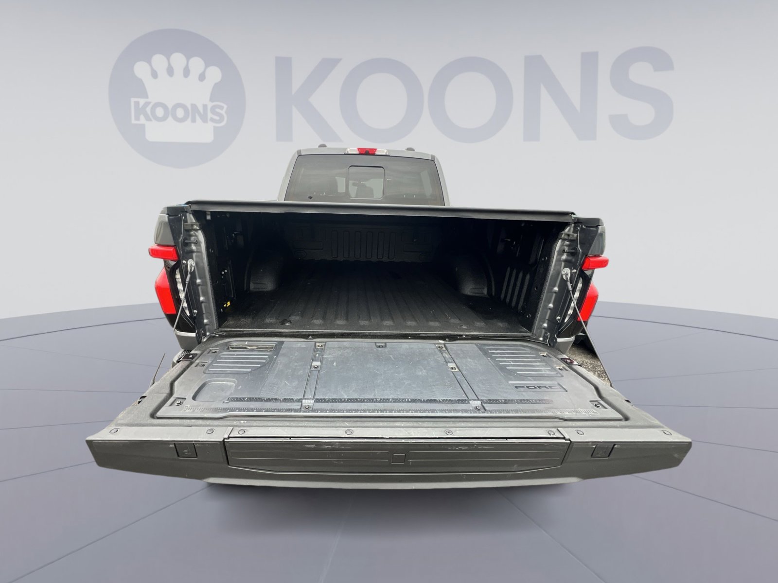 Used 2023 Ford F150 Lightning Lariat image 33