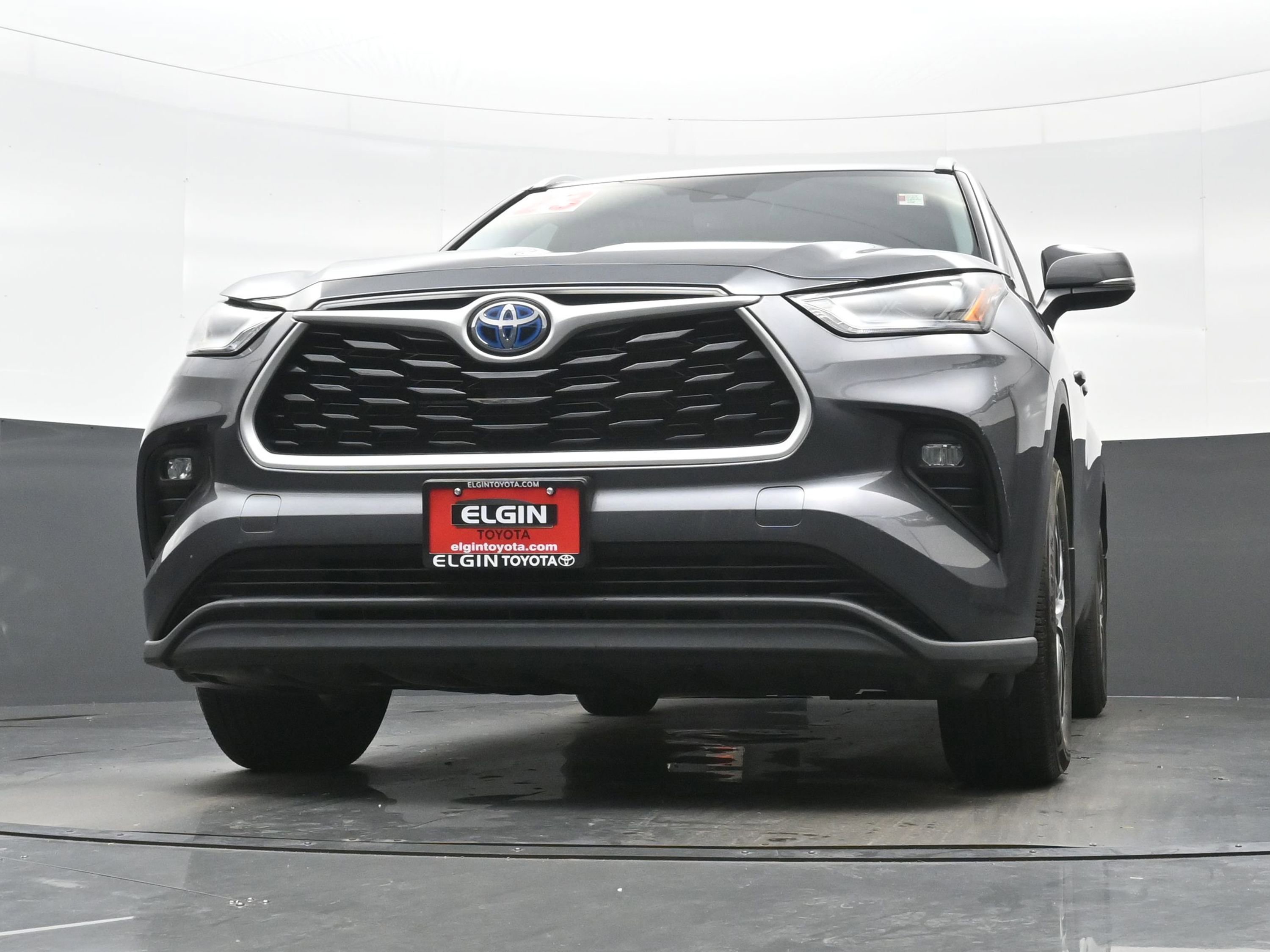 Used 2023 Toyota Highlander XLE AWD/4WD image 28