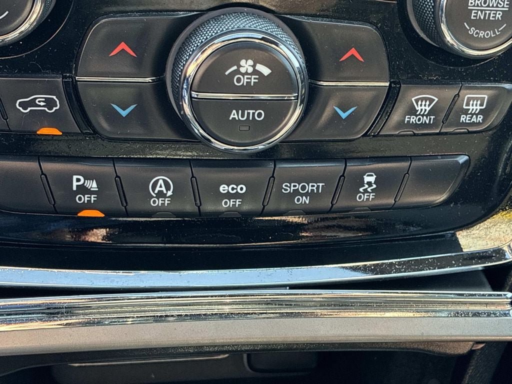 Certified 2021 Jeep Grand Cherokee Laredo X AWD/4WD image 30