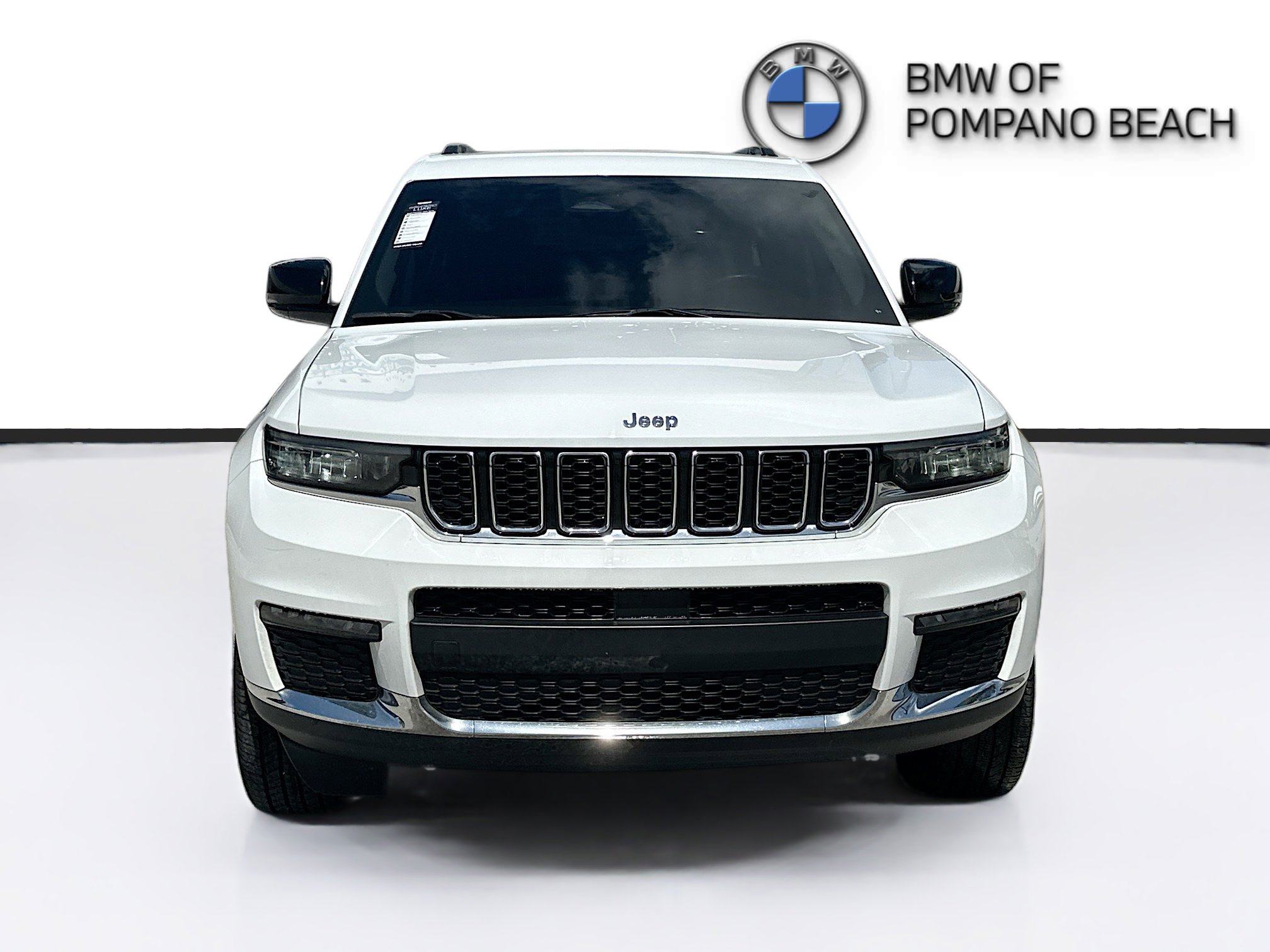 Used 2022 Jeep Grand Cherokee L Limited RWD image 2