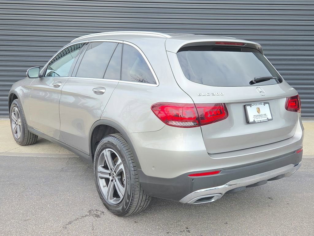 Used 2021 Mercedes-Benz GLC 300 4MATIC image 3