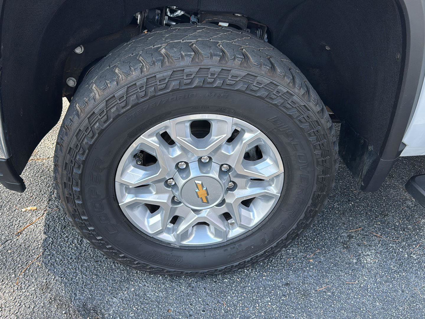 Used 2025 Chevrolet Silverado 2500 LT image 34