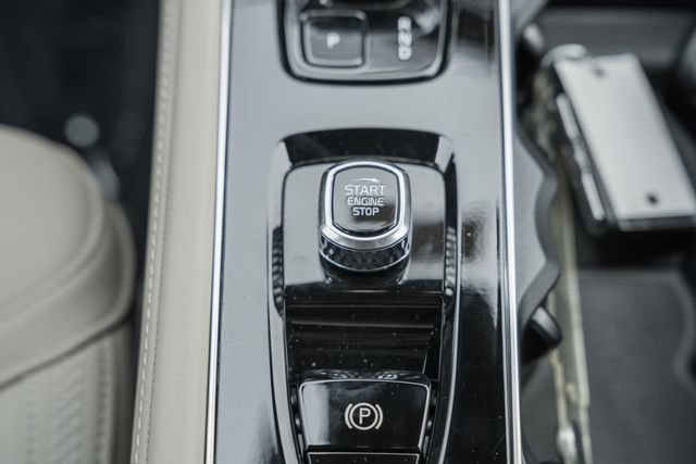 New 2026 Volvo XC90 T8 Plus w/ Protection Package Premier AWD/4WD image 25