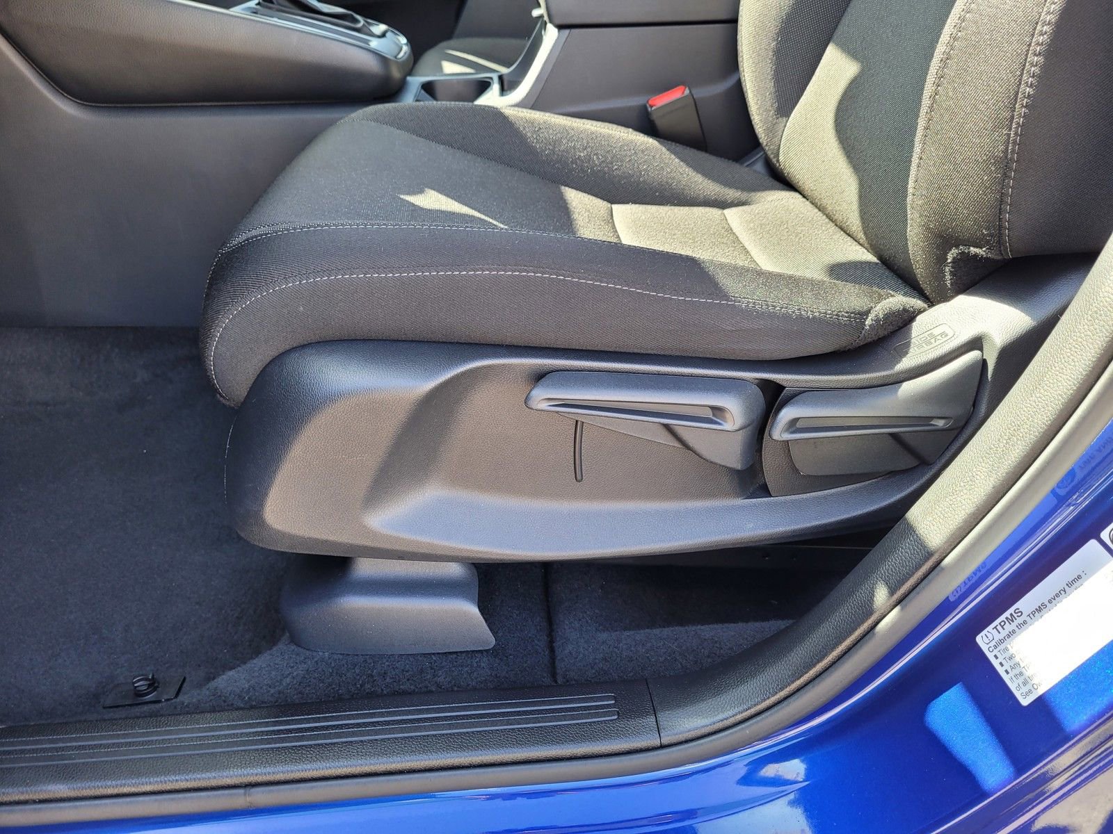 Used 2025 Honda CR-V LX image 11